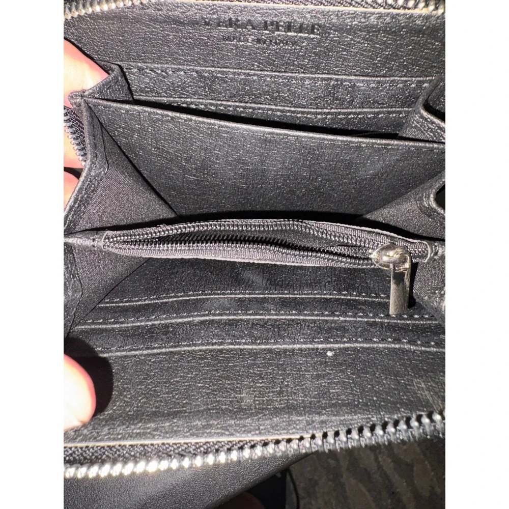 Vera Pelle Black Pebbled Leather Zip Around Wallet Made in Italy Fleur De Lis
